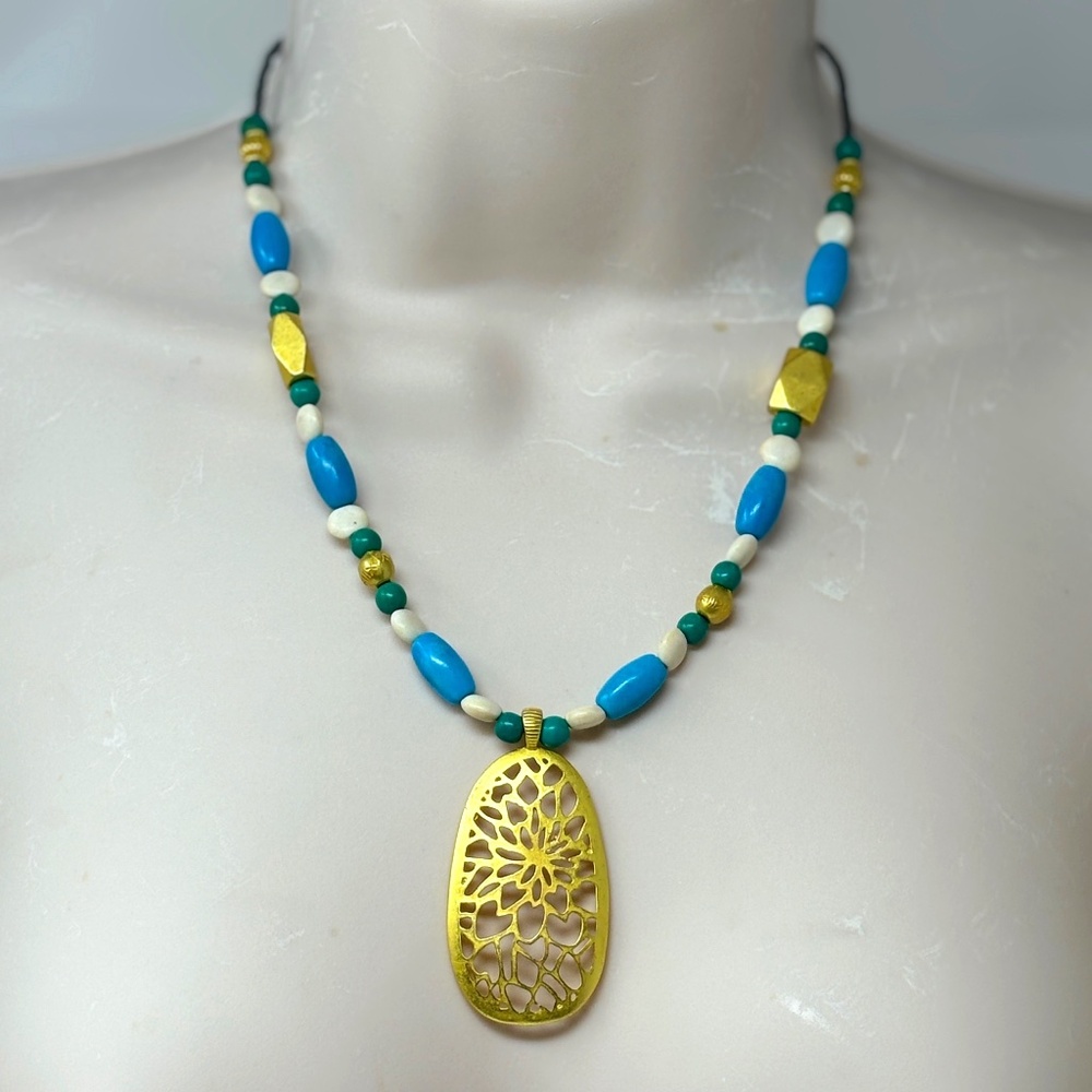 Handmade Beaded Pendant Necklace Green Turquoise White Magnesite Stone Gold Tone